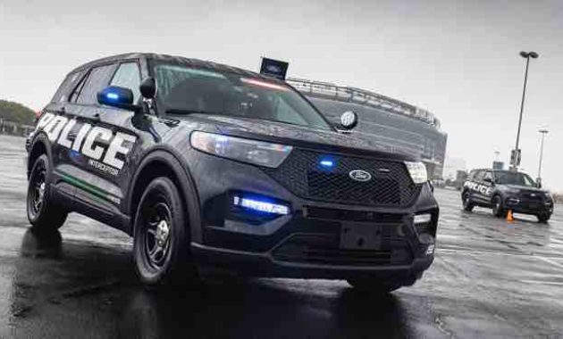 Weat Will The 2022 Ford Crown Victoria Look Like : No Clear Successor To Town Car And Crown Vic ...