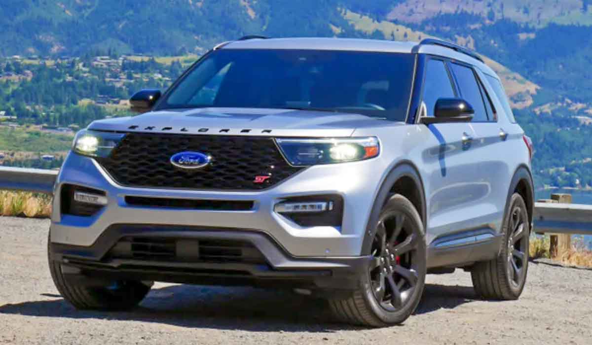 With a perfect blend of utility and performance, the 2021 Ford Explorer ST