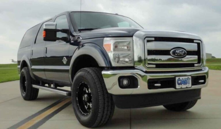 excursion ford 2022