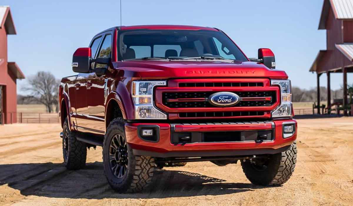 2024 F-250 XL trim's standard 6.8-liter V8 is flex-fuel capable 2024 Ford F250
