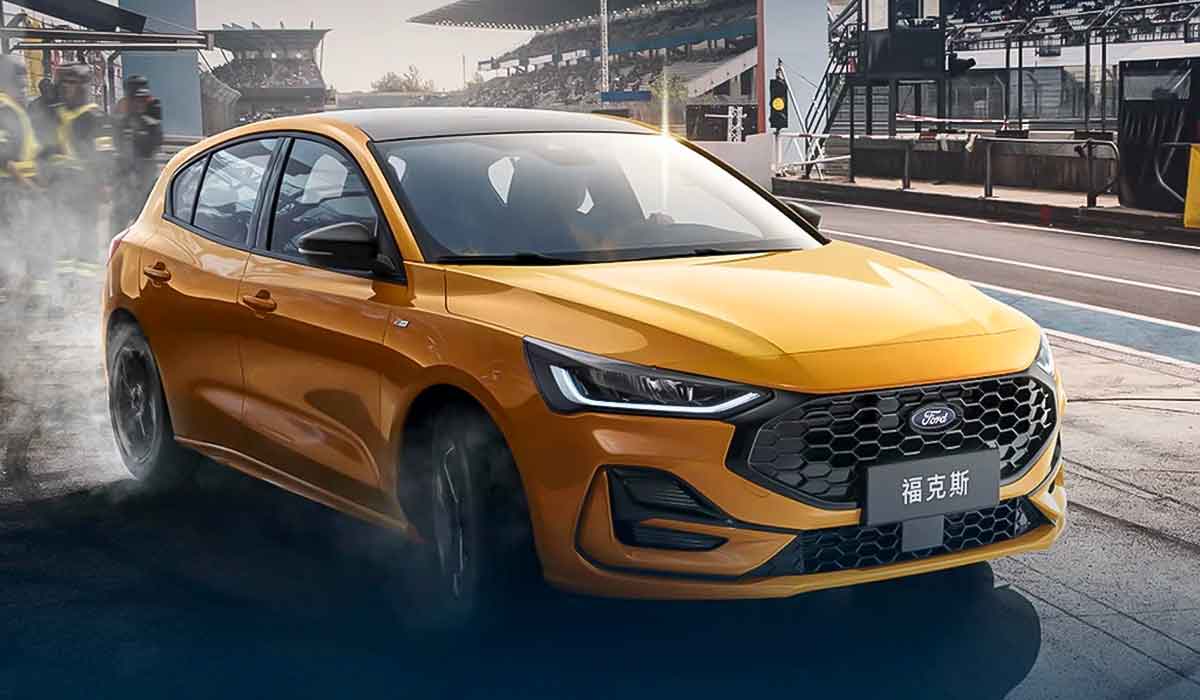 2024 Ford Focus arrives with new connectivity features, updated technology, revised looks, and a new but optional seven-speed DCT. 2024 Ford Focus