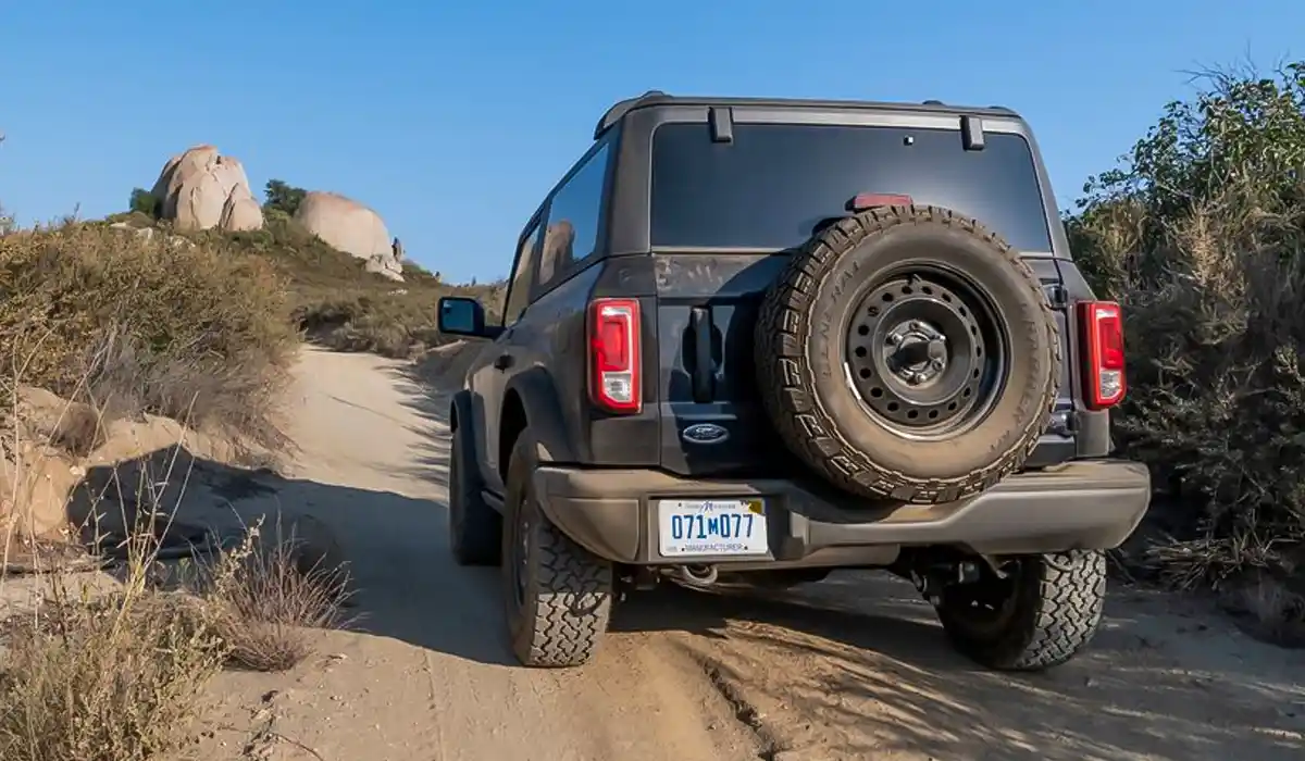 Whether you stick with the turbo four-cylinder or opt for the turbo V6, the Bronco has sufficient and smooth power for daily driving with a quick-shifting 10-speed automatic transmission 2024 Ford Bronco