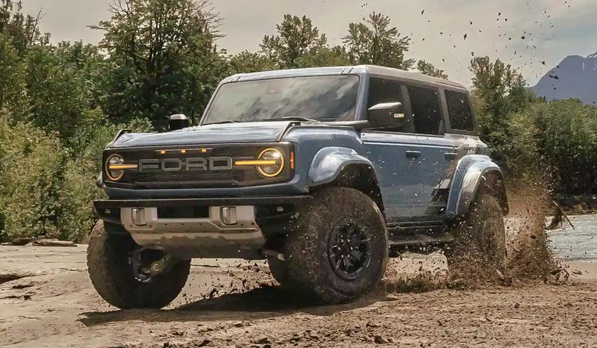 2025 Ford Bronco: Capability for the trail. Connectivity to keep you in touch. 2025 Ford Bronco