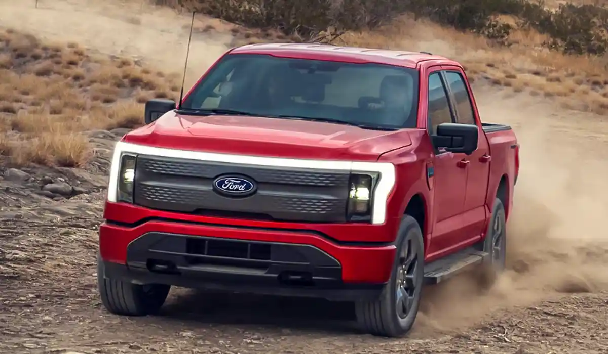The 2024 Ford F-150 Lightning Platinum Is A Useful & Ultra Fancy Electric F-Series
