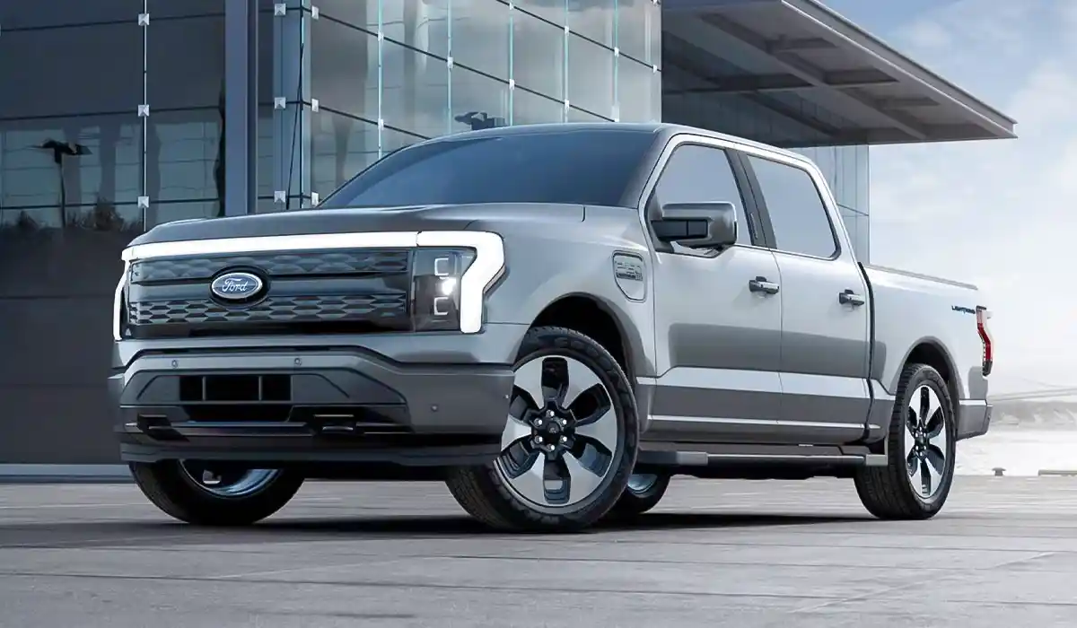 2026 Ford Lightning: Impressive range with the extended-range battery option 2026 Ford Lightning