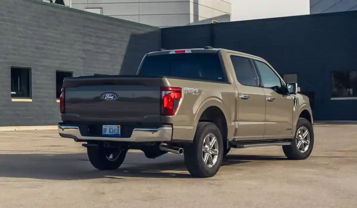 The 2027 F-150 maintains its wide accessibility, serving basic work needs up to premium luxury 2027 Ford F150